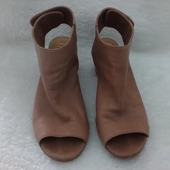 Vero Cuoio Tan Women's Sandals - Picture 5 of 5